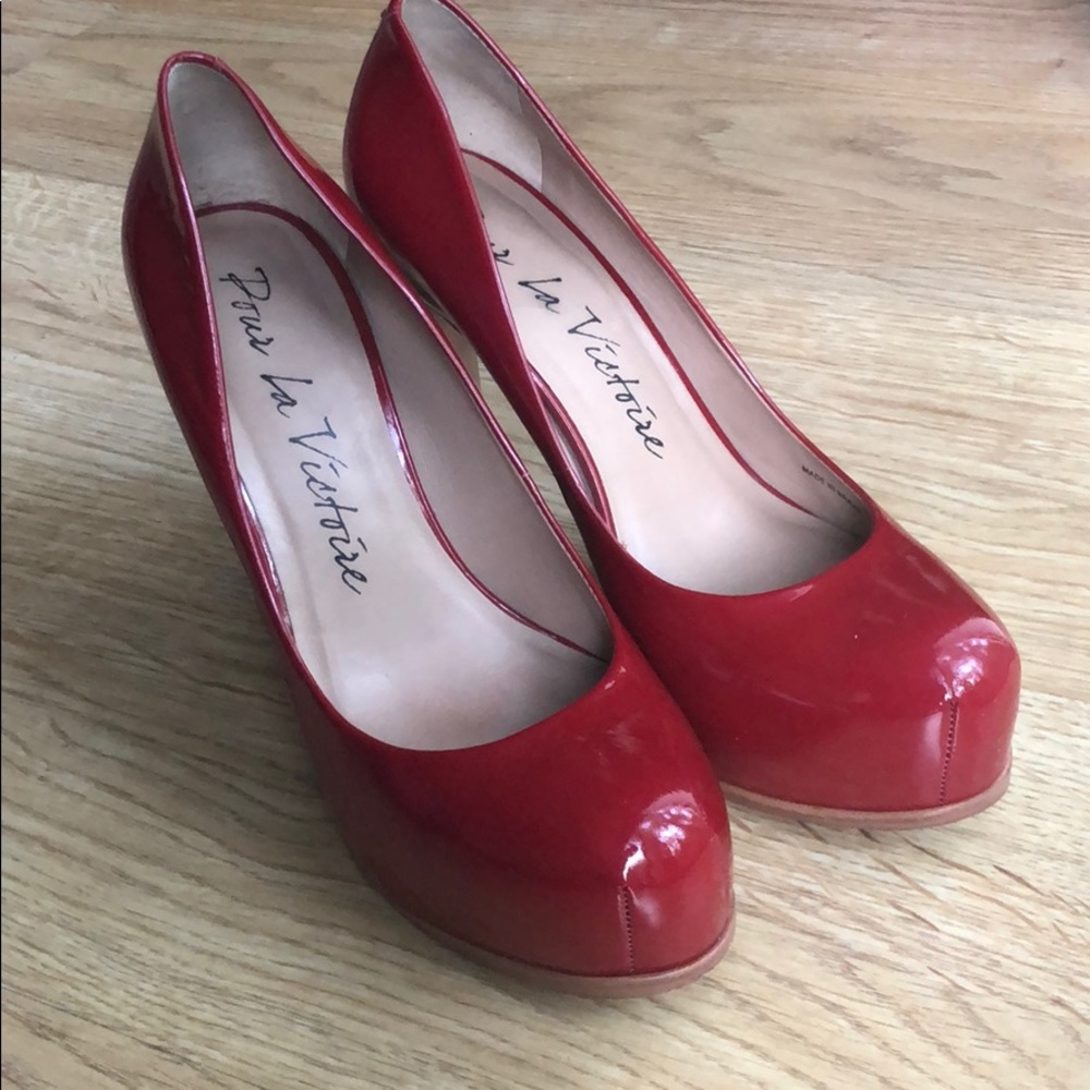 Pour La Victoria Leather Pumps